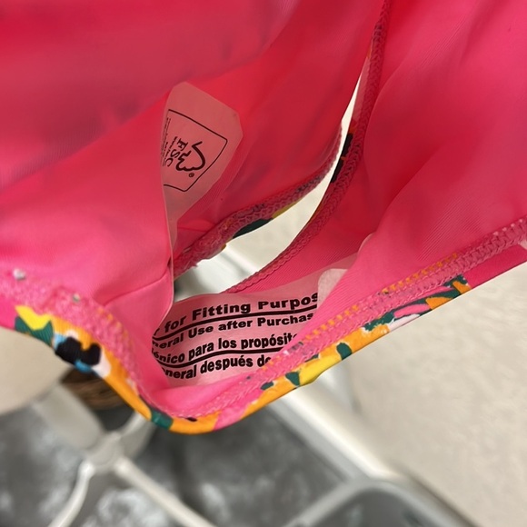 Anne Cole V Wire One Piece Swim Suit in Sunshine Floral XS - Picture 9 of 9